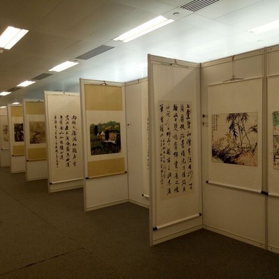 上海展柜展板出租與圖文設(shè)計(jì)一站式服務(wù)，如何選擇靠譜供應(yīng)商？